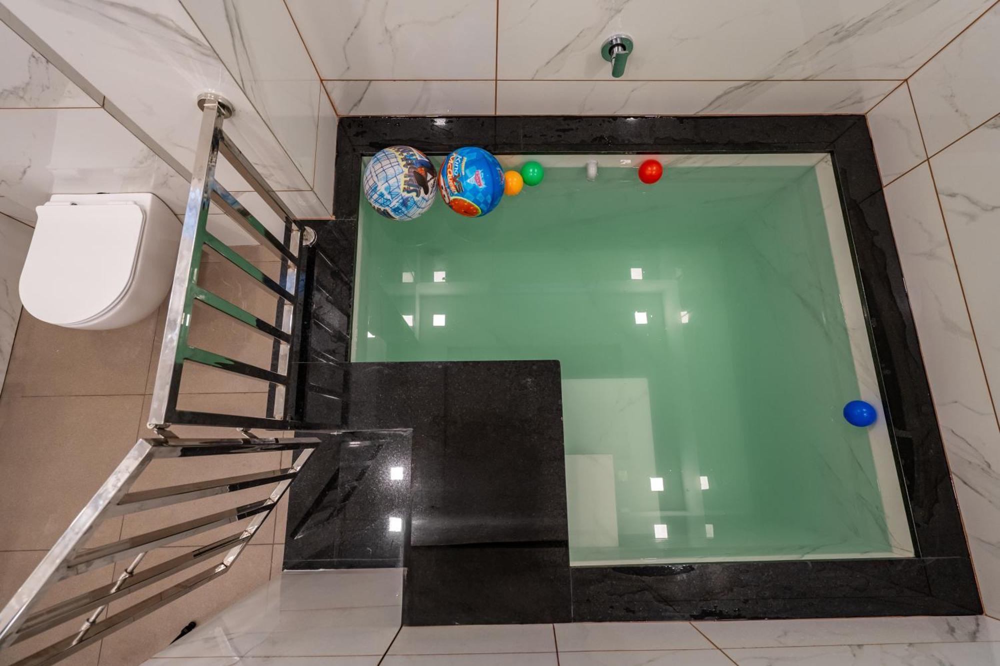 Cochin Airport Hotel Коччи Экстерьер фото