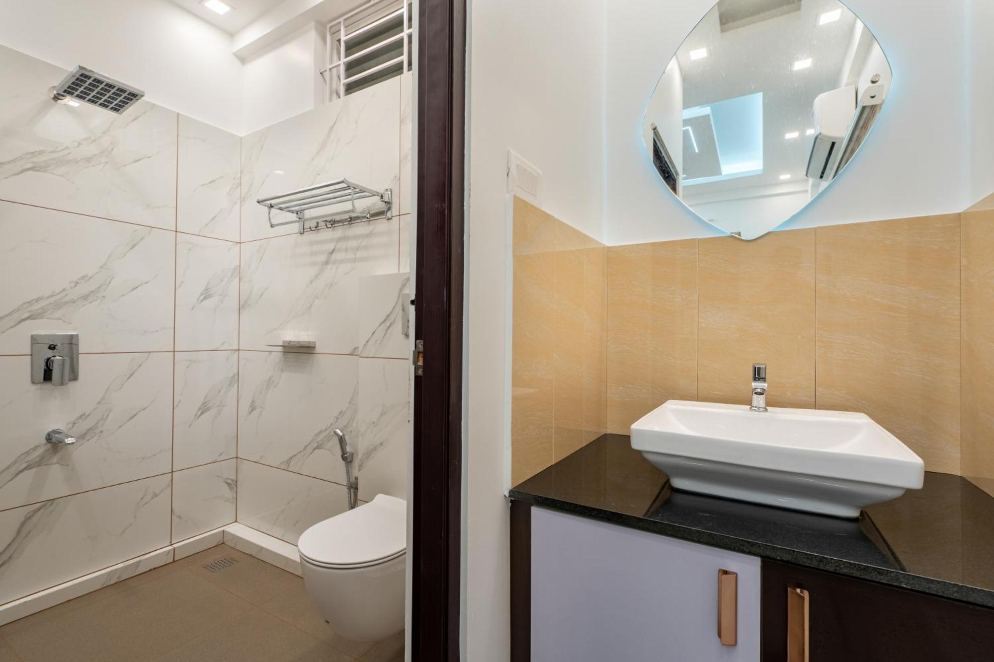 Cochin Airport Hotel Коччи Экстерьер фото