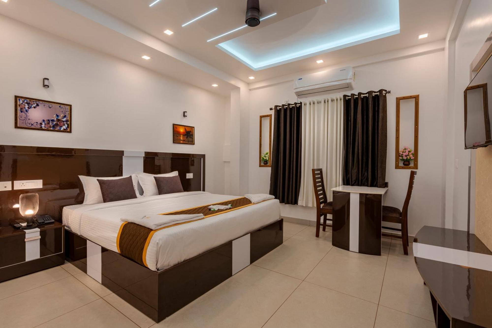 Cochin Airport Hotel Коччи Экстерьер фото