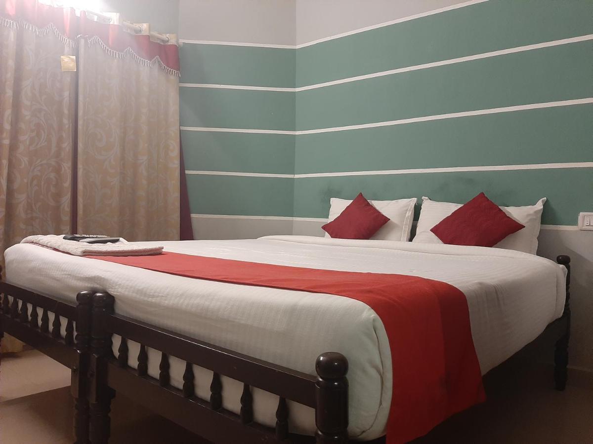 Cochin Airport Hotel Коччи Экстерьер фото