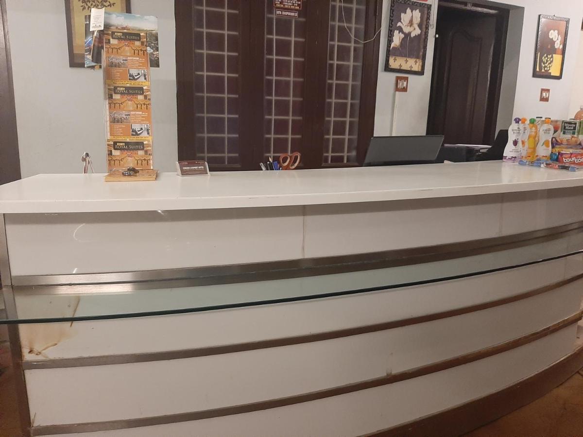 Cochin Airport Hotel Коччи Экстерьер фото