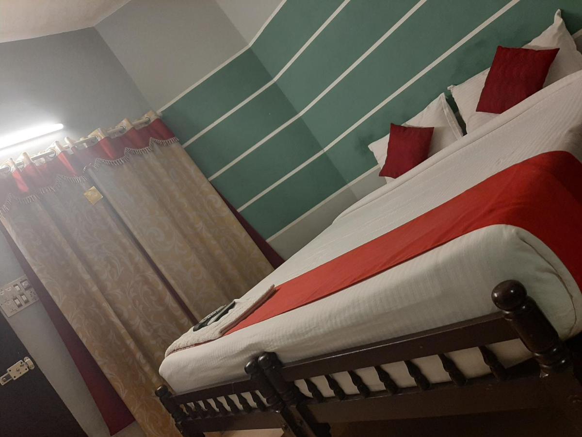 Cochin Airport Hotel Коччи Экстерьер фото