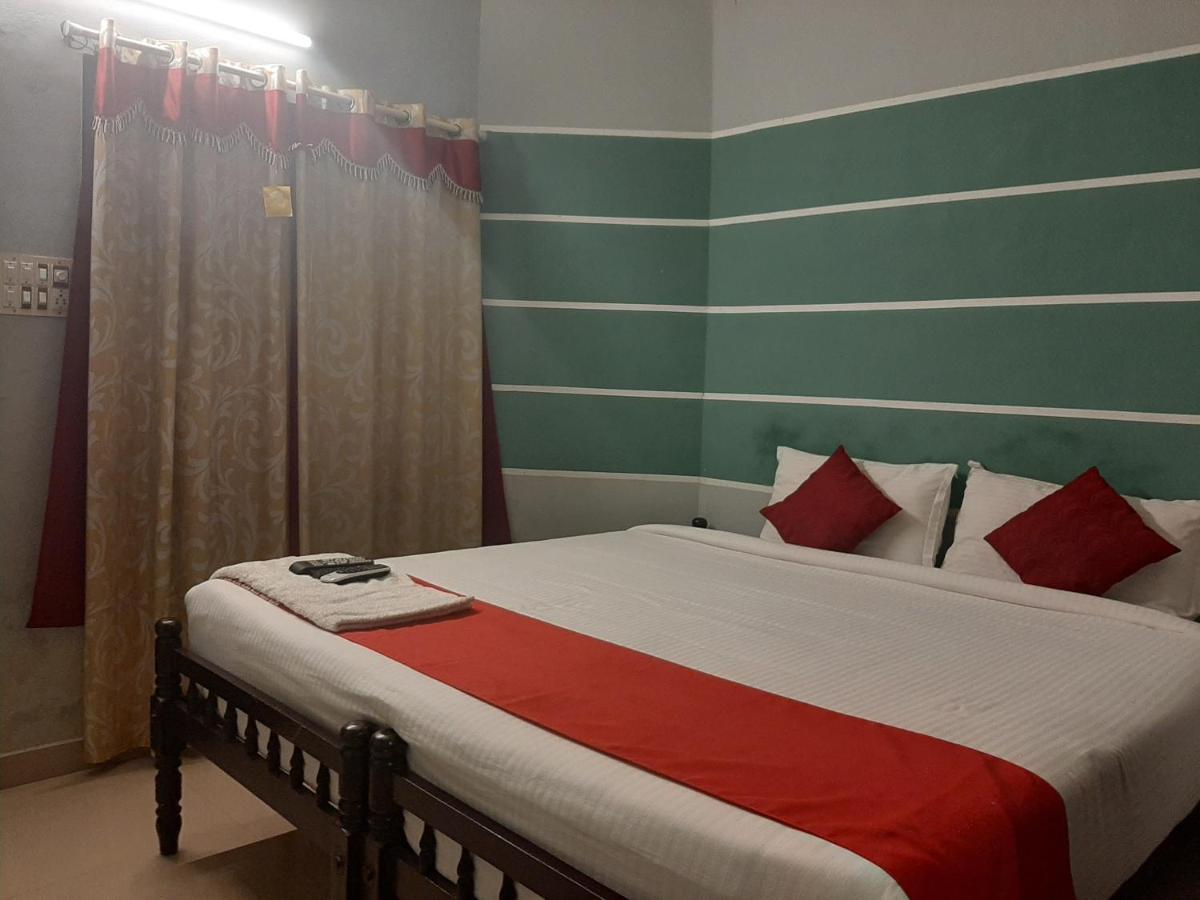 Cochin Airport Hotel Коччи Экстерьер фото